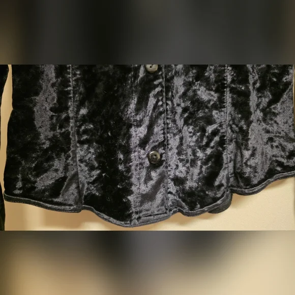 Chic Black Velvet Button Down Shirt By Rendez-Vous - Picture 6 of 8